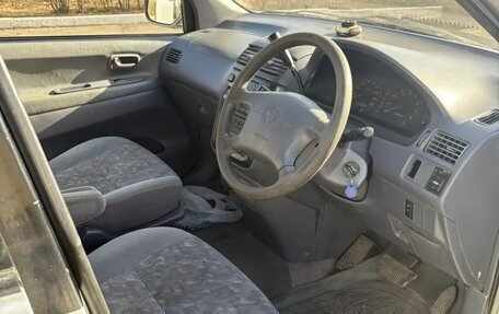 Toyota Ipsum II, 2000 год, 680 000 рублей, 4 фотография