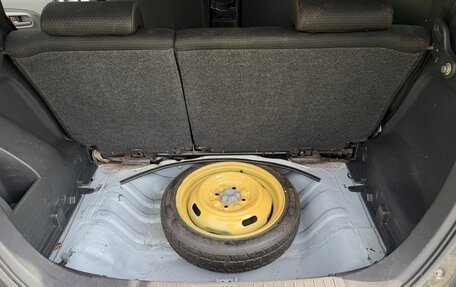 Toyota bB II рестайлинг, 2006 год, 570 000 рублей, 12 фотография