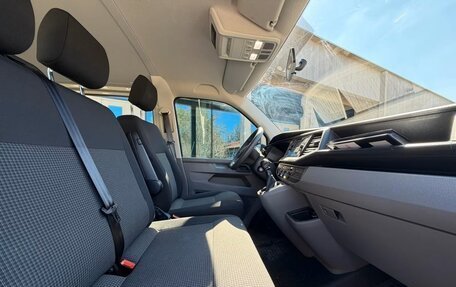 Volkswagen Transporter T6 рестайлинг, 2022 год, 3 200 000 рублей, 10 фотография