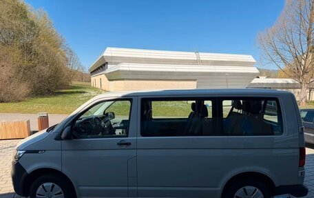 Volkswagen Transporter T6 рестайлинг, 2022 год, 3 200 000 рублей, 8 фотография