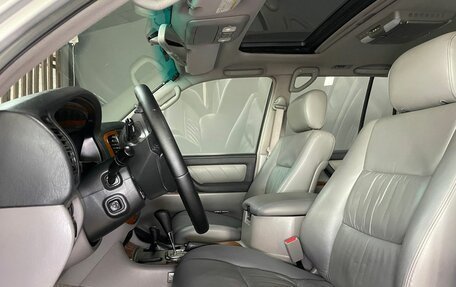 Toyota Land Cruiser 100 рестайлинг 2, 2006 год, 2 655 000 рублей, 6 фотография