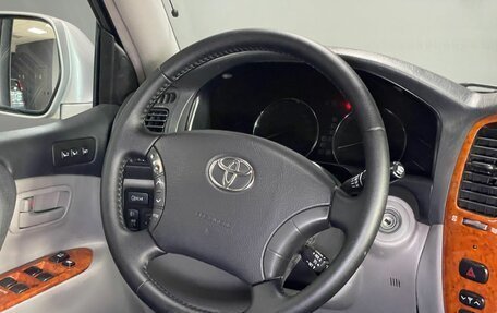 Toyota Land Cruiser 100 рестайлинг 2, 2006 год, 2 655 000 рублей, 15 фотография