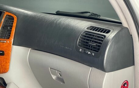 Toyota Land Cruiser 100 рестайлинг 2, 2006 год, 2 655 000 рублей, 12 фотография