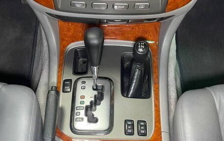 Toyota Land Cruiser 100 рестайлинг 2, 2006 год, 2 655 000 рублей, 16 фотография