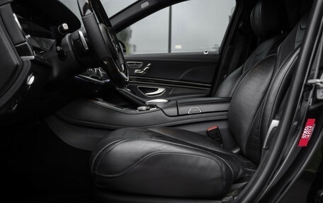Mercedes-Benz S-Класс, 2017 год, 4 400 000 рублей, 29 фотография