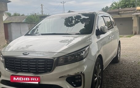KIA Carnival III, 2018 год, 1 580 000 рублей, 2 фотография