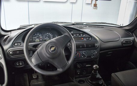 Chevrolet Niva I рестайлинг, 2017 год, 850 000 рублей, 6 фотография