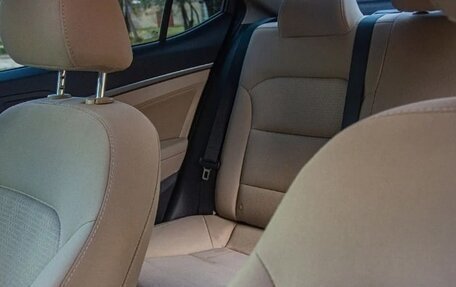 Hyundai Elantra VI рестайлинг, 2017 год, 1 250 000 рублей, 10 фотография