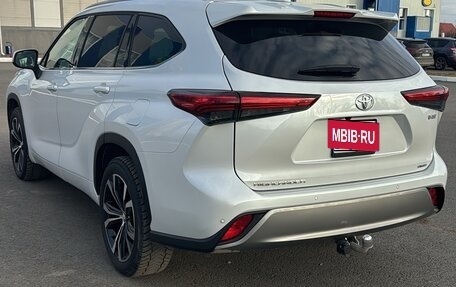 Toyota Highlander, 2023 год, 5 300 000 рублей, 4 фотография