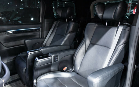 Toyota Alphard III, 2018 год, 4 500 000 рублей, 15 фотография