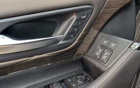 Toyota Alphard, 2024 год, 10 990 000 рублей, 11 фотография