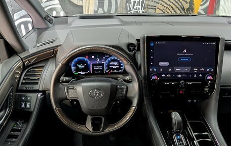 Toyota Alphard, 2024 год, 10 990 000 рублей, 14 фотография