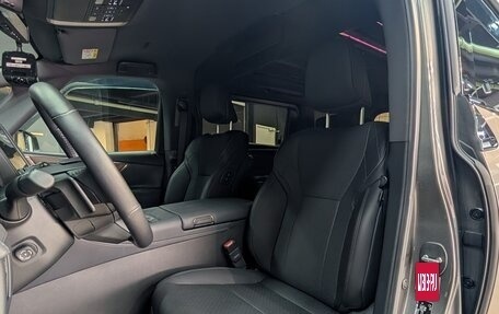 Toyota Alphard, 2024 год, 10 990 000 рублей, 13 фотография