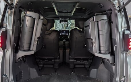 Toyota Alphard, 2024 год, 10 990 000 рублей, 32 фотография