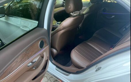 Mercedes-Benz E-Класс, 2016 год, 3 800 000 рублей, 13 фотография