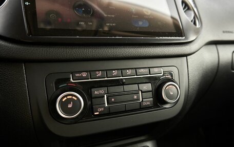 Volkswagen Tiguan I, 2011 год, 1 098 000 рублей, 10 фотография