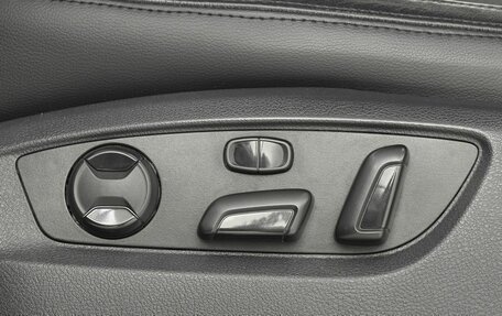 Volkswagen Touareg III, 2012 год, 1 799 000 рублей, 14 фотография