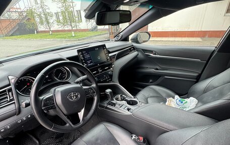 Toyota Camry, 2022 год, 2 250 000 рублей, 4 фотография