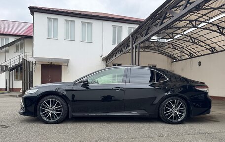 Toyota Camry, 2022 год, 2 250 000 рублей, 2 фотография
