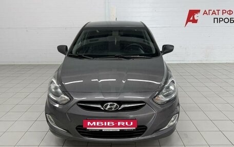 Hyundai Solaris II рестайлинг, 2013 год, 820 000 рублей, 2 фотография