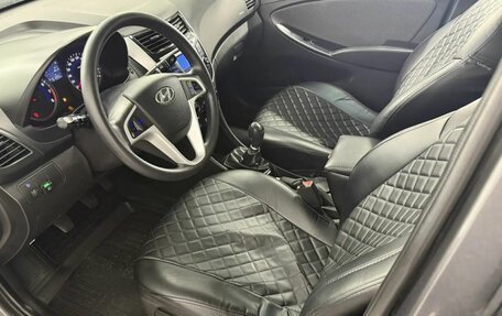 Hyundai Solaris II рестайлинг, 2013 год, 820 000 рублей, 21 фотография