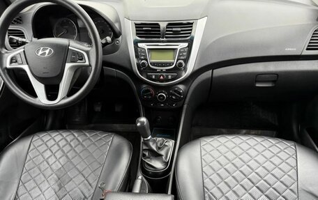 Hyundai Solaris II рестайлинг, 2013 год, 820 000 рублей, 20 фотография