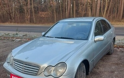 Mercedes-Benz C-Класс, 2006 год, 550 000 рублей, 1 фотография