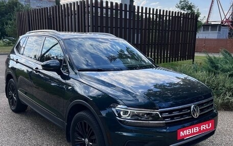Volkswagen Tiguan II, 2018 год, 2 270 000 рублей, 3 фотография