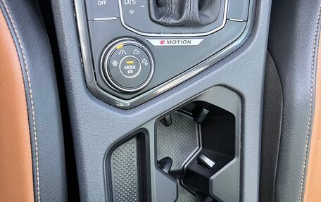 Volkswagen Tiguan II, 2018 год, 2 270 000 рублей, 15 фотография