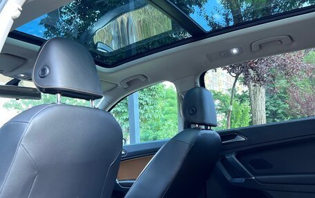 Volkswagen Tiguan II, 2018 год, 2 270 000 рублей, 19 фотография