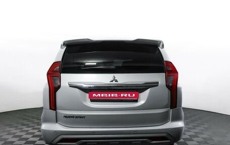 Mitsubishi Pajero Sport III рестайлинг, 2020 год, 3 990 000 рублей, 7 фотография