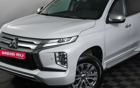 Mitsubishi Pajero Sport III рестайлинг, 2020 год, 3 990 000 рублей, 26 фотография