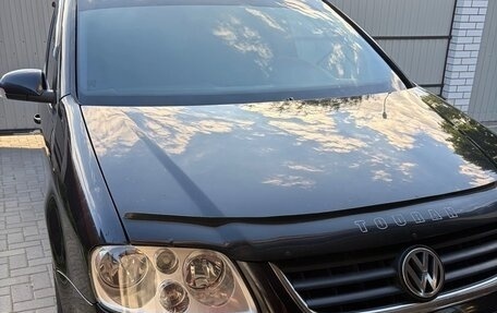 Volkswagen Touran III, 2006 год, 690 000 рублей, 1 фотография