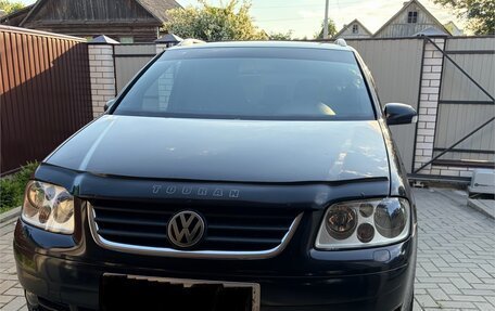 Volkswagen Touran III, 2006 год, 690 000 рублей, 2 фотография