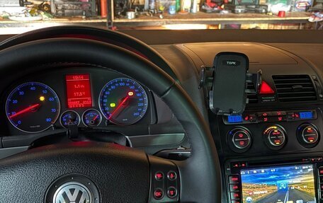 Volkswagen Touran III, 2006 год, 690 000 рублей, 13 фотография