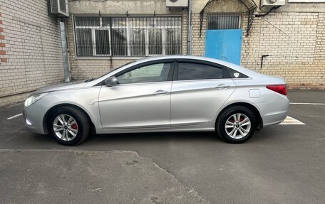 Hyundai Sonata VI, 2010 год, 990 000 рублей, 2 фотография