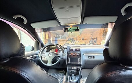 Volkswagen Touran III, 2006 год, 690 000 рублей, 11 фотография