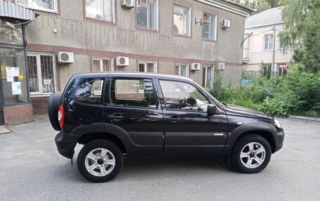 Chevrolet Niva I рестайлинг, 2011 год, 480 000 рублей, 2 фотография
