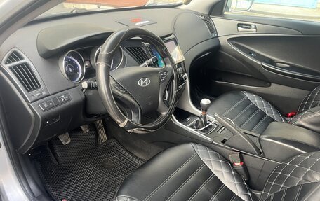 Hyundai Sonata VI, 2010 год, 990 000 рублей, 7 фотография
