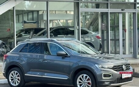 Volkswagen T-Roc I, 2019 год, 2 290 000 рублей, 2 фотография