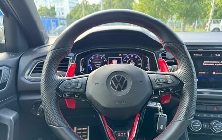 Volkswagen T-Roc I, 2019 год, 2 290 000 рублей, 17 фотография