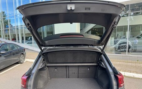 Volkswagen T-Roc I, 2019 год, 2 290 000 рублей, 22 фотография