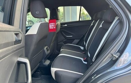 Volkswagen T-Roc I, 2019 год, 2 290 000 рублей, 21 фотография