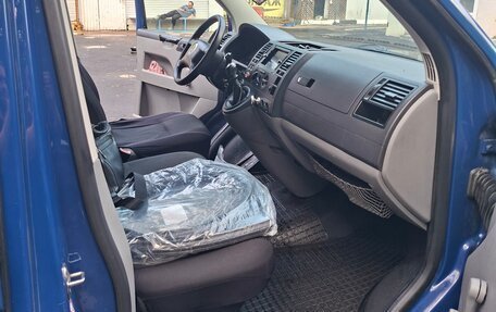 Volkswagen Transporter T5 рестайлинг, 2005 год, 950 000 рублей, 39 фотография