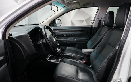 Mitsubishi Outlander III рестайлинг 3, 2018 год, 2 270 000 рублей, 4 фотография