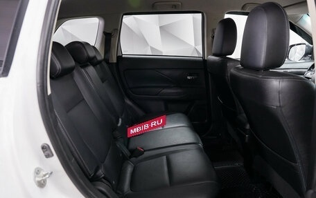 Mitsubishi Outlander III рестайлинг 3, 2018 год, 2 270 000 рублей, 5 фотография