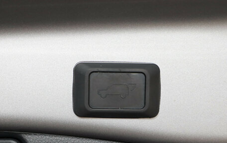 Toyota RAV4, 2024 год, 4 075 000 рублей, 26 фотография