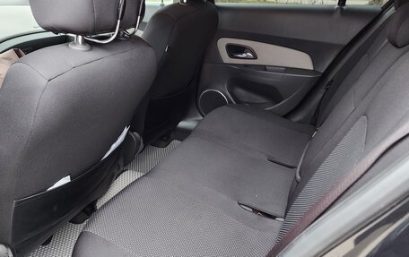 Chevrolet Cruze II, 2009 год, 585 000 рублей, 10 фотография