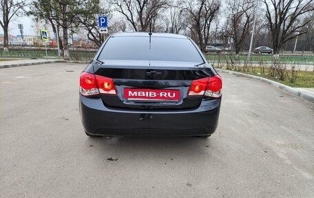 Chevrolet Cruze II, 2009 год, 585 000 рублей, 4 фотография