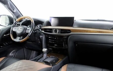 Lexus LX III, 2017 год, 6 500 000 рублей, 12 фотография